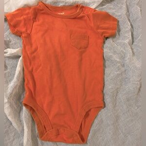 4/$10 🦄 Orange short sleeve Bodysuit